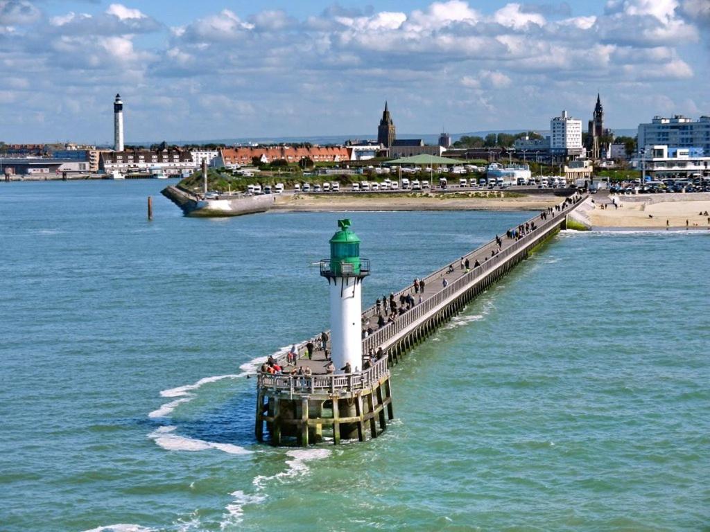 Le Grand Messin - Calais Nord -Cour - Plage - Ferry - Eurotunnel Екстер'єр фото